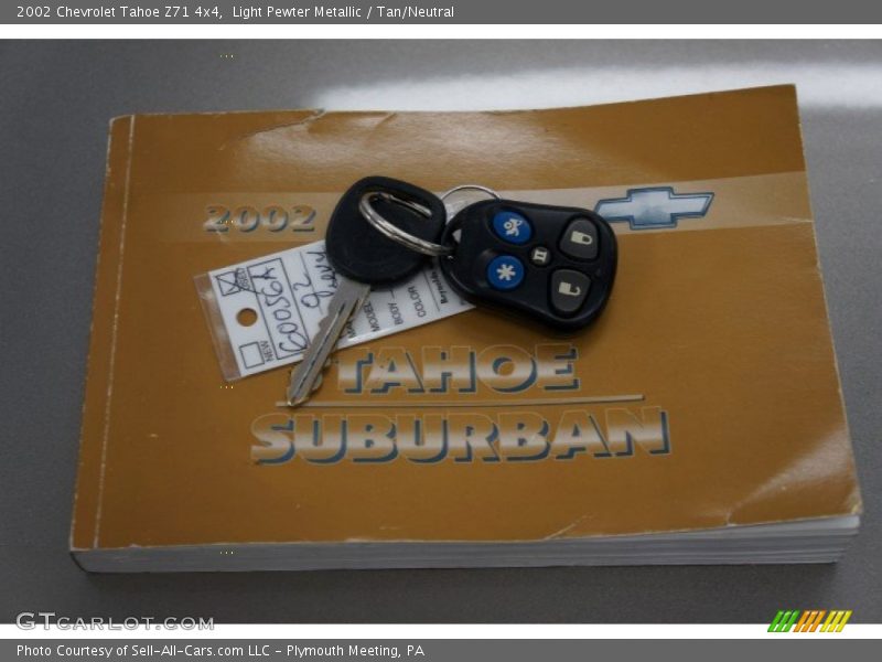 Light Pewter Metallic / Tan/Neutral 2002 Chevrolet Tahoe Z71 4x4