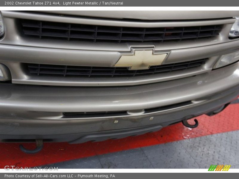 Light Pewter Metallic / Tan/Neutral 2002 Chevrolet Tahoe Z71 4x4