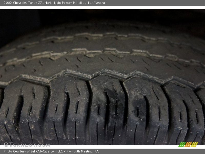 Light Pewter Metallic / Tan/Neutral 2002 Chevrolet Tahoe Z71 4x4