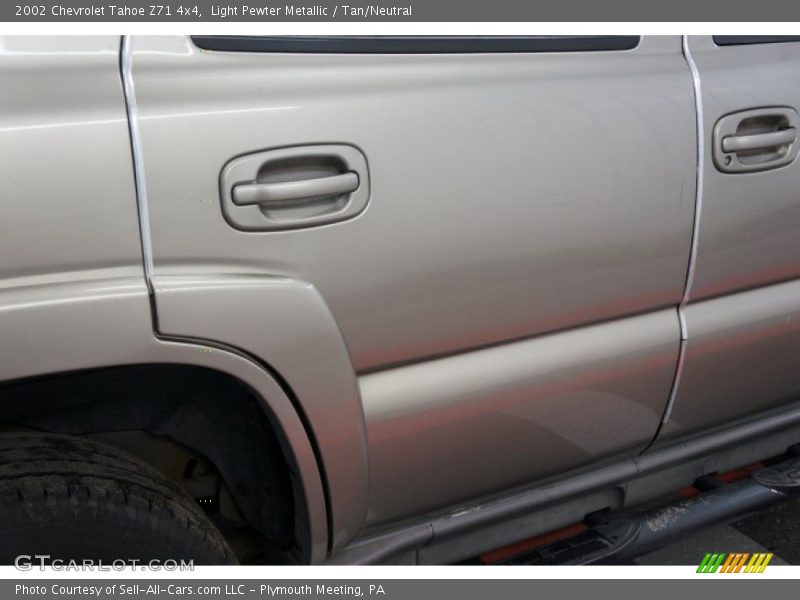 Light Pewter Metallic / Tan/Neutral 2002 Chevrolet Tahoe Z71 4x4