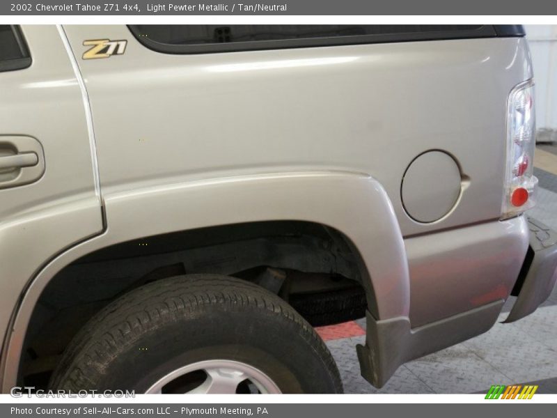 Light Pewter Metallic / Tan/Neutral 2002 Chevrolet Tahoe Z71 4x4