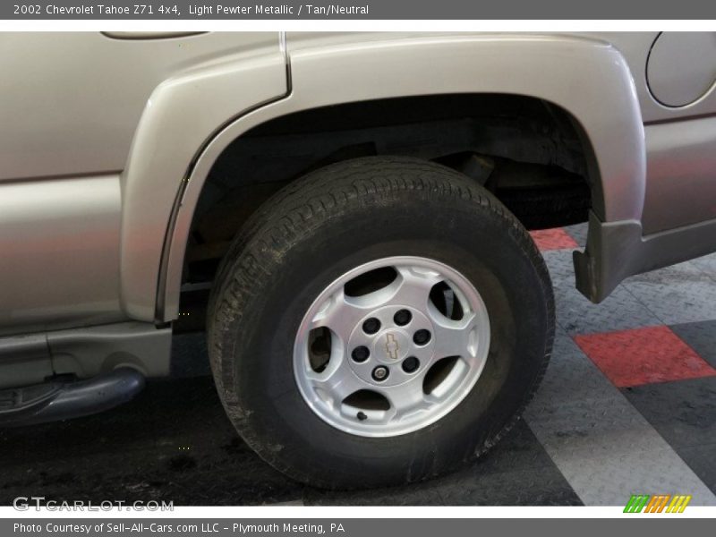 Light Pewter Metallic / Tan/Neutral 2002 Chevrolet Tahoe Z71 4x4