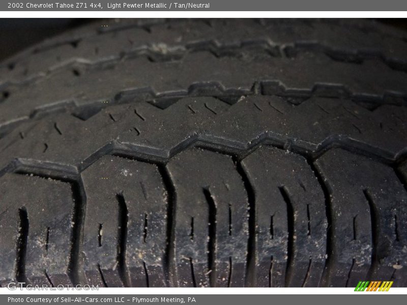 Light Pewter Metallic / Tan/Neutral 2002 Chevrolet Tahoe Z71 4x4