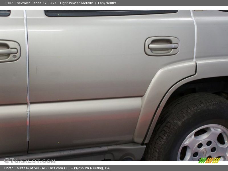 Light Pewter Metallic / Tan/Neutral 2002 Chevrolet Tahoe Z71 4x4