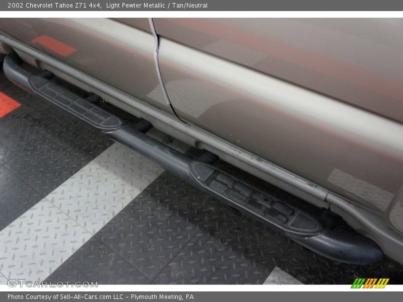 Light Pewter Metallic / Tan/Neutral 2002 Chevrolet Tahoe Z71 4x4