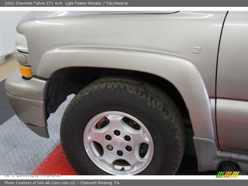 Light Pewter Metallic / Tan/Neutral 2002 Chevrolet Tahoe Z71 4x4