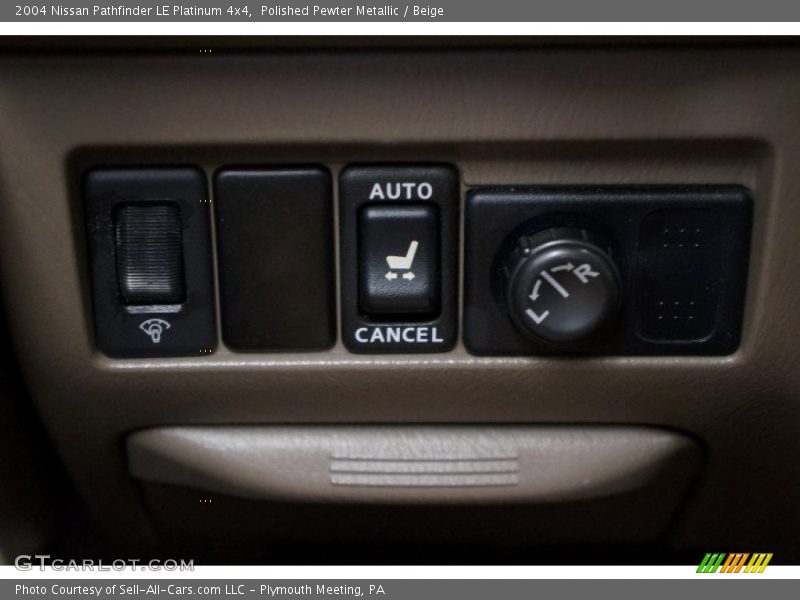 Polished Pewter Metallic / Beige 2004 Nissan Pathfinder LE Platinum 4x4