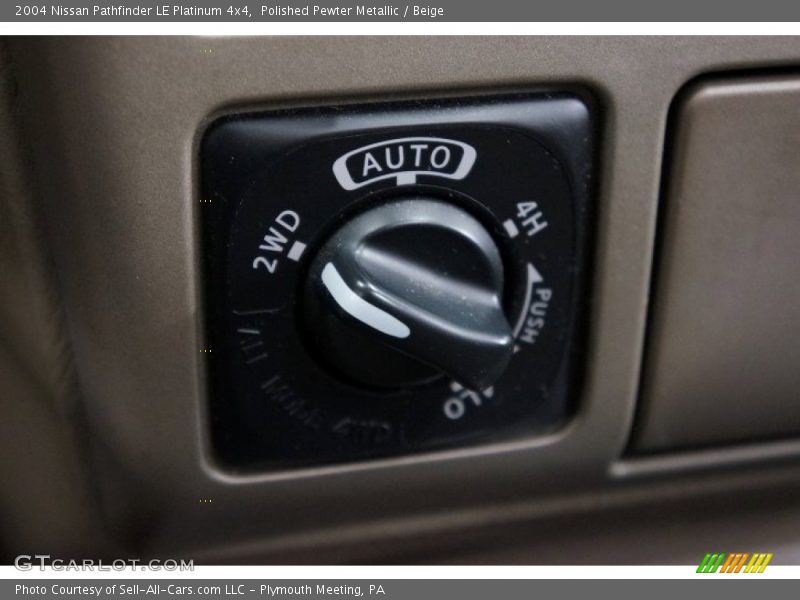 Polished Pewter Metallic / Beige 2004 Nissan Pathfinder LE Platinum 4x4