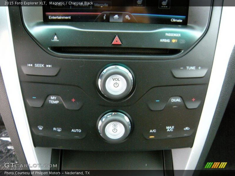 Magnetic / Charcoal Black 2015 Ford Explorer XLT