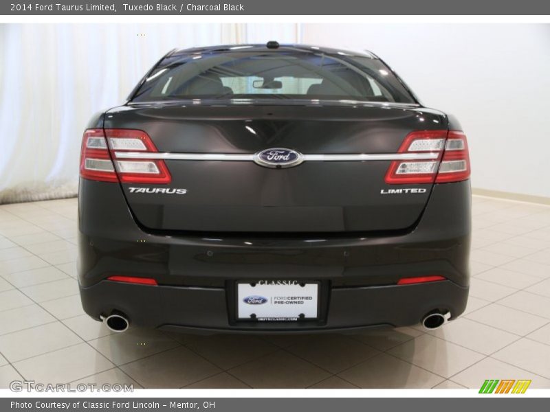 Tuxedo Black / Charcoal Black 2014 Ford Taurus Limited