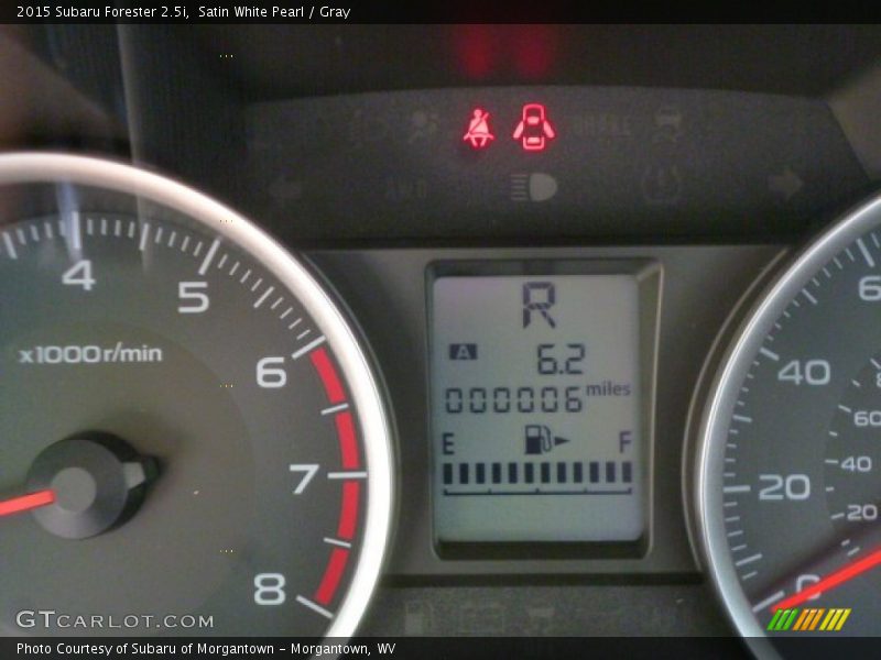 Satin White Pearl / Gray 2015 Subaru Forester 2.5i