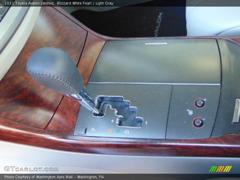 Blizzard White Pearl / Light Gray 2011 Toyota Avalon Limited