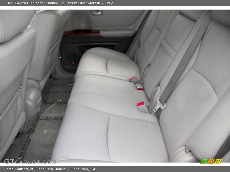 Millenium Silver Metallic / Gray 2005 Toyota Highlander Limited