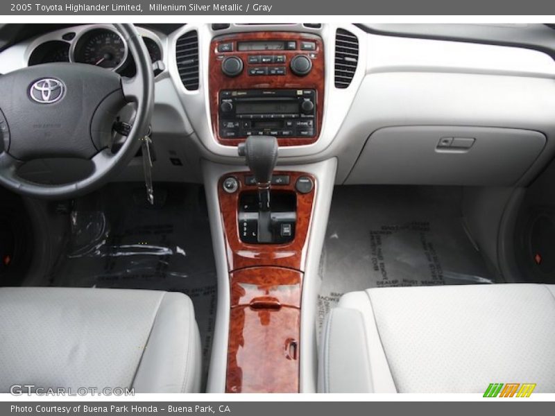Millenium Silver Metallic / Gray 2005 Toyota Highlander Limited