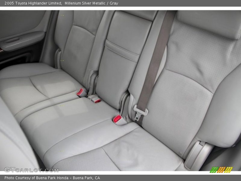 Millenium Silver Metallic / Gray 2005 Toyota Highlander Limited