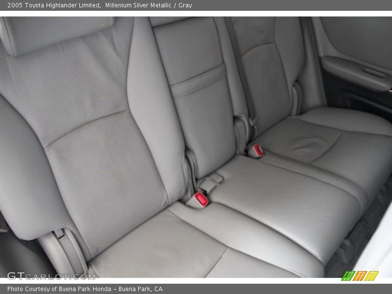 Millenium Silver Metallic / Gray 2005 Toyota Highlander Limited