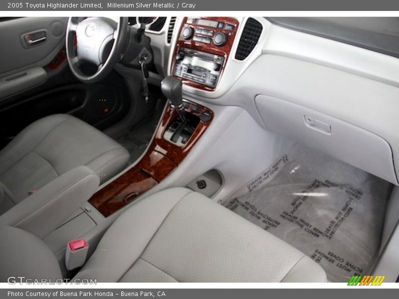 Millenium Silver Metallic / Gray 2005 Toyota Highlander Limited
