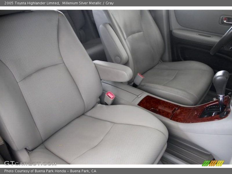 Millenium Silver Metallic / Gray 2005 Toyota Highlander Limited