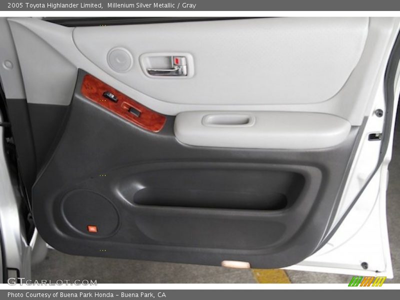 Millenium Silver Metallic / Gray 2005 Toyota Highlander Limited