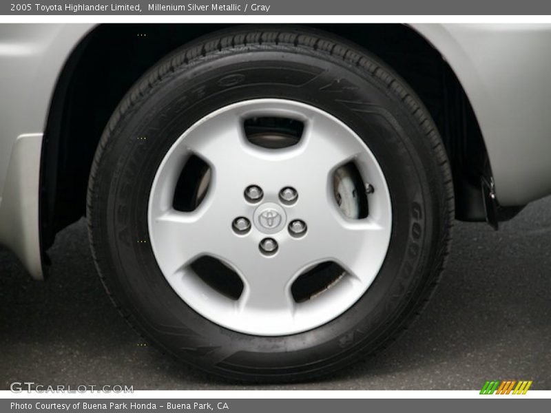 Millenium Silver Metallic / Gray 2005 Toyota Highlander Limited