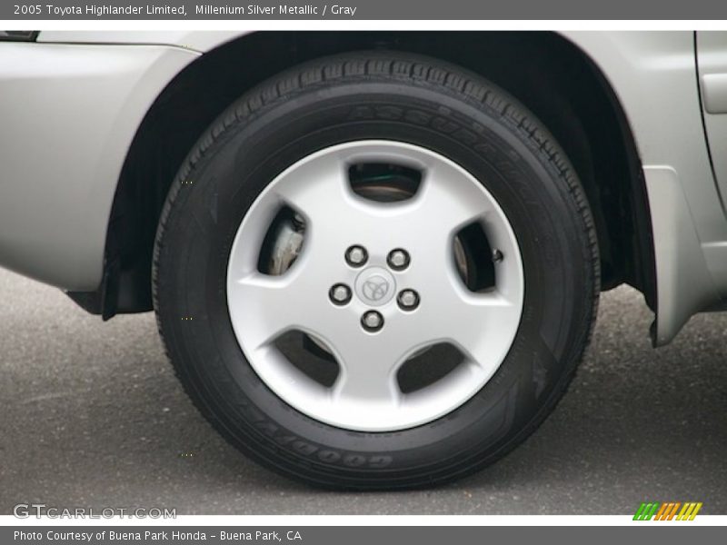 Millenium Silver Metallic / Gray 2005 Toyota Highlander Limited