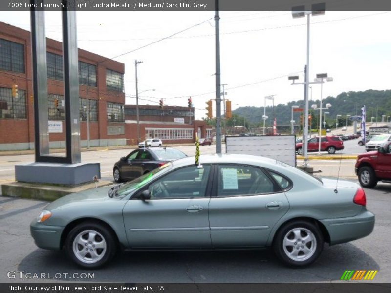 Light Tundra Metallic / Medium/Dark Flint Grey 2006 Ford Taurus SE
