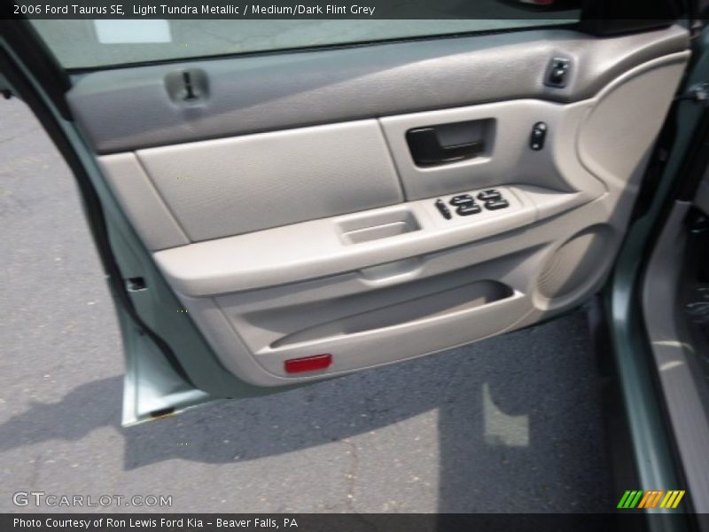 Light Tundra Metallic / Medium/Dark Flint Grey 2006 Ford Taurus SE