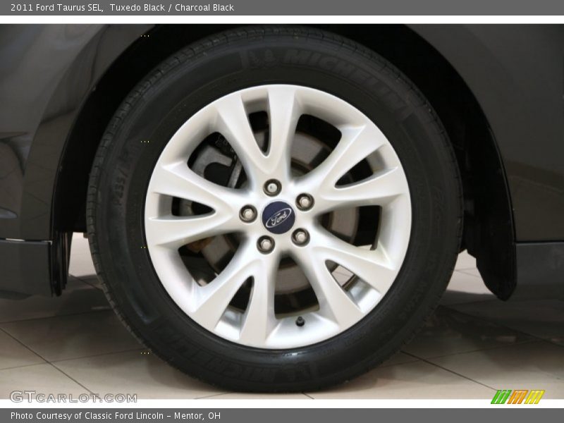 Tuxedo Black / Charcoal Black 2011 Ford Taurus SEL