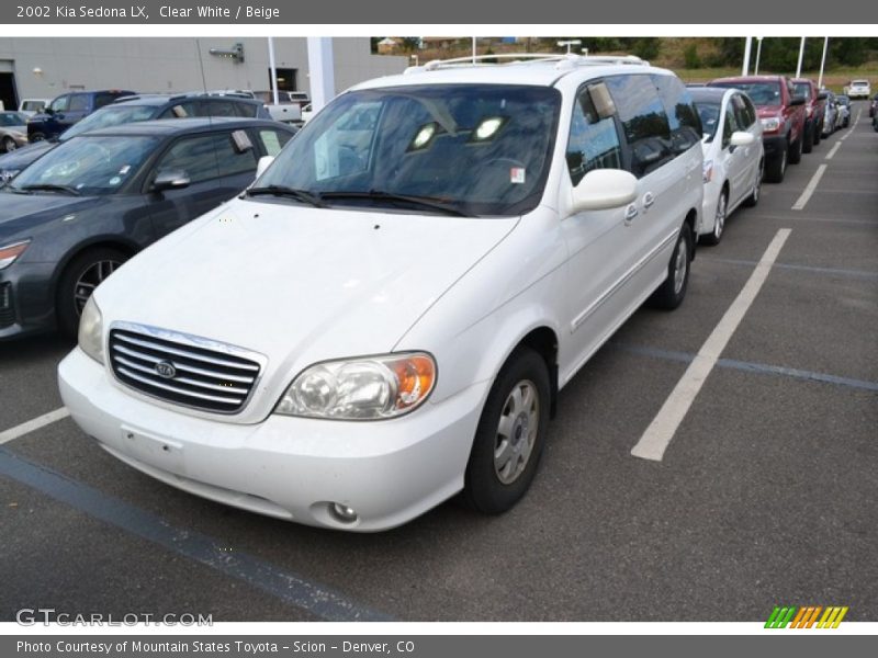 Clear White / Beige 2002 Kia Sedona LX