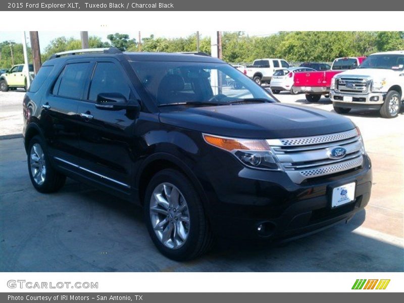 Tuxedo Black / Charcoal Black 2015 Ford Explorer XLT