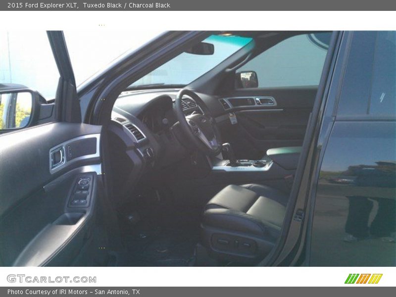 Tuxedo Black / Charcoal Black 2015 Ford Explorer XLT