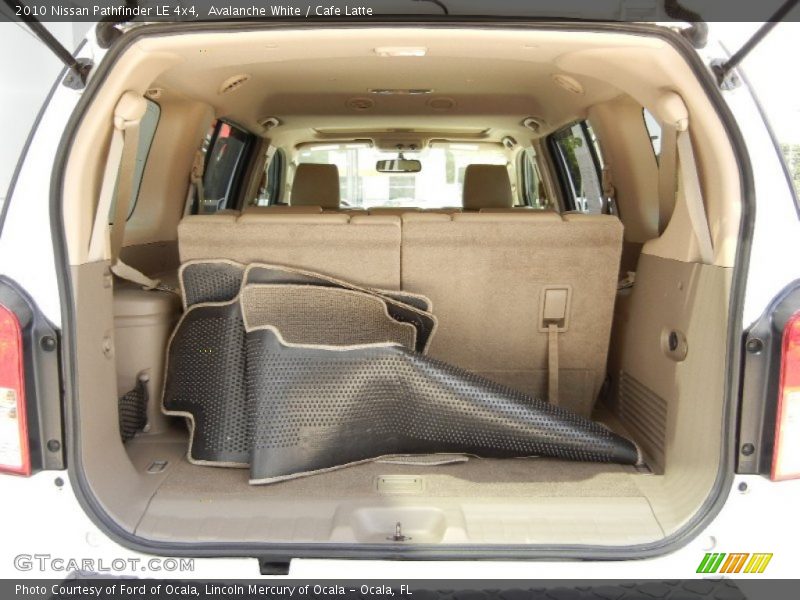 Avalanche White / Cafe Latte 2010 Nissan Pathfinder LE 4x4