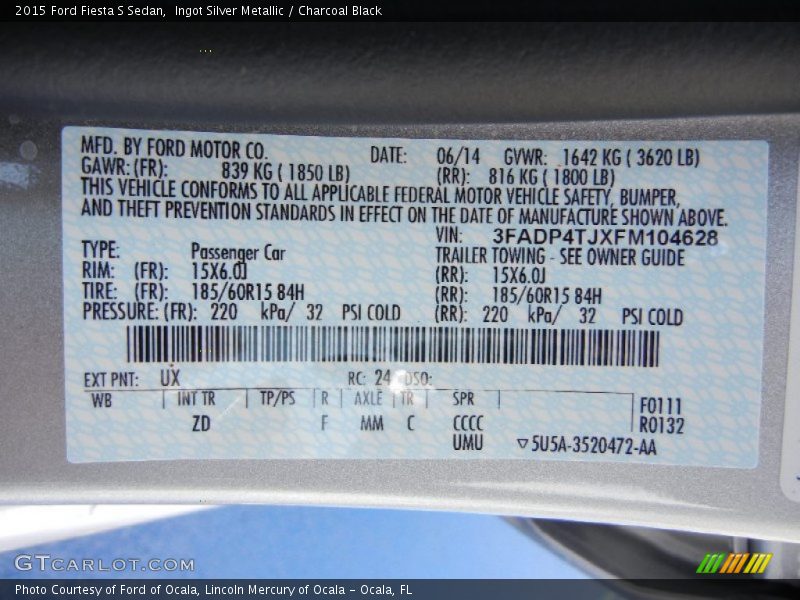 Ingot Silver Metallic / Charcoal Black 2015 Ford Fiesta S Sedan