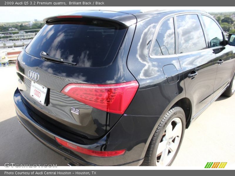 Brilliant Black / Black 2009 Audi Q5 3.2 Premium quattro