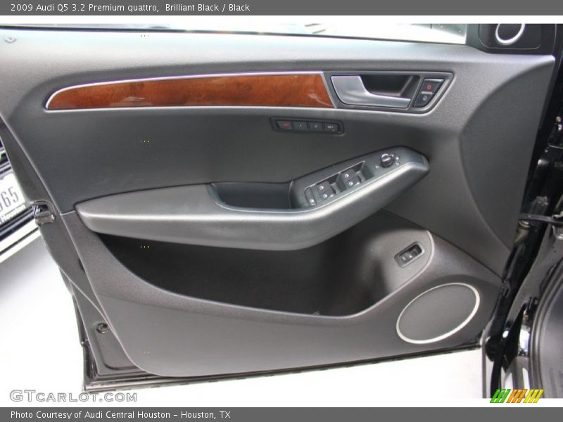 Brilliant Black / Black 2009 Audi Q5 3.2 Premium quattro