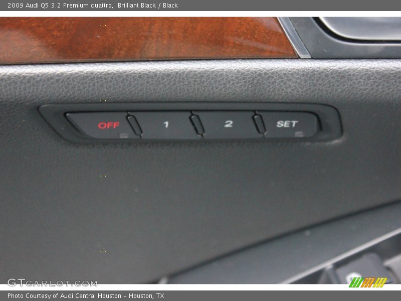 Brilliant Black / Black 2009 Audi Q5 3.2 Premium quattro