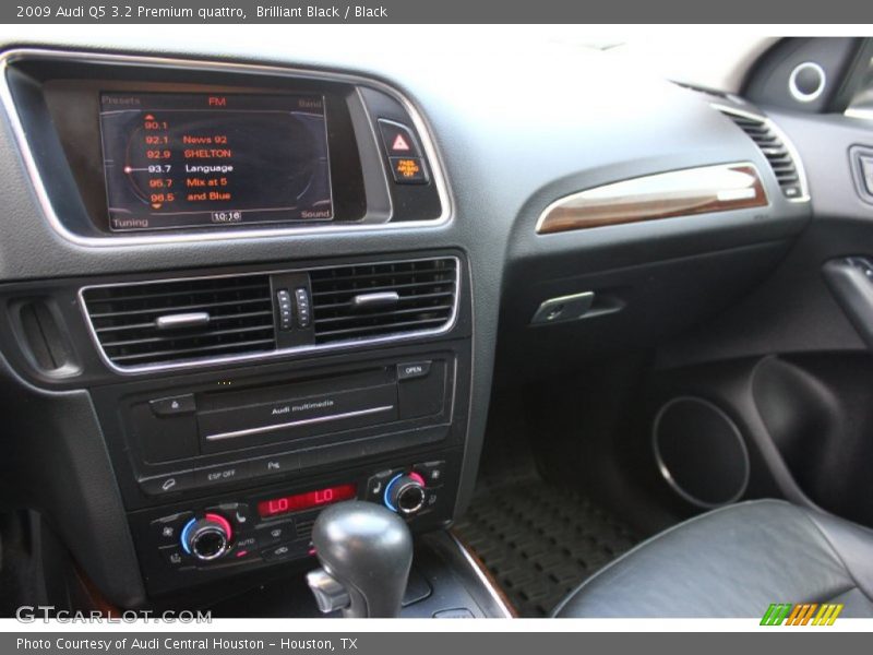 Brilliant Black / Black 2009 Audi Q5 3.2 Premium quattro