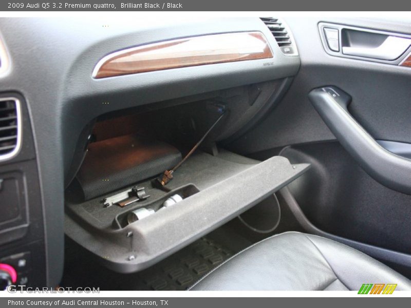 Brilliant Black / Black 2009 Audi Q5 3.2 Premium quattro