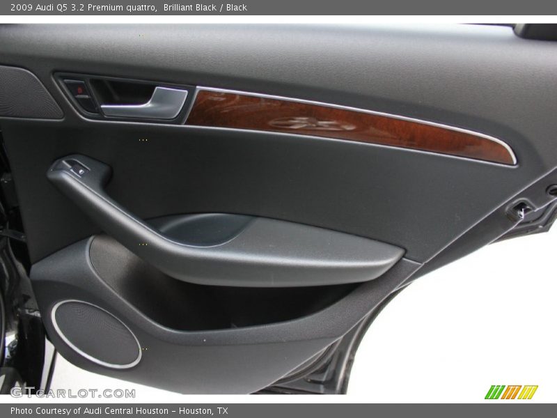 Brilliant Black / Black 2009 Audi Q5 3.2 Premium quattro