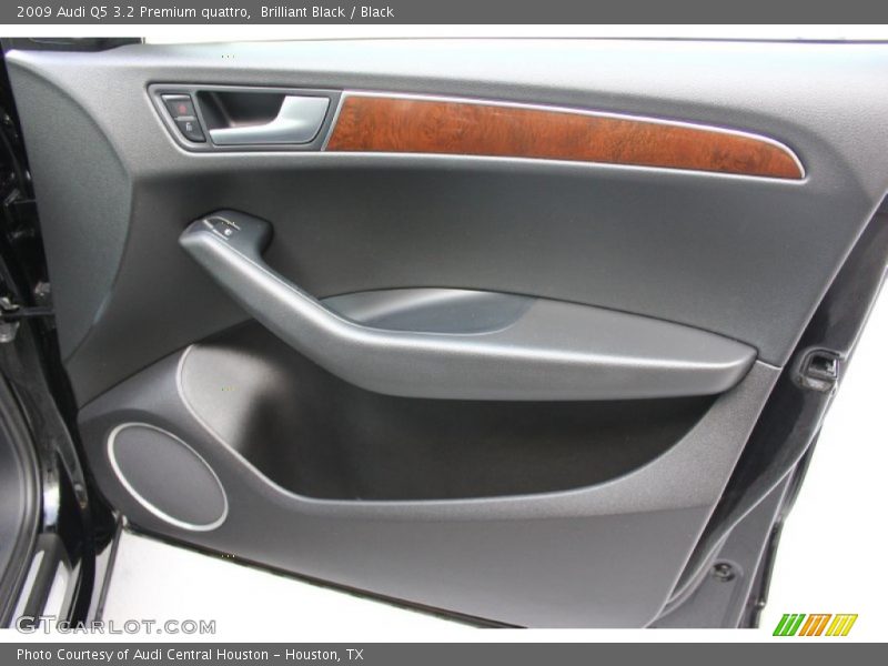 Brilliant Black / Black 2009 Audi Q5 3.2 Premium quattro