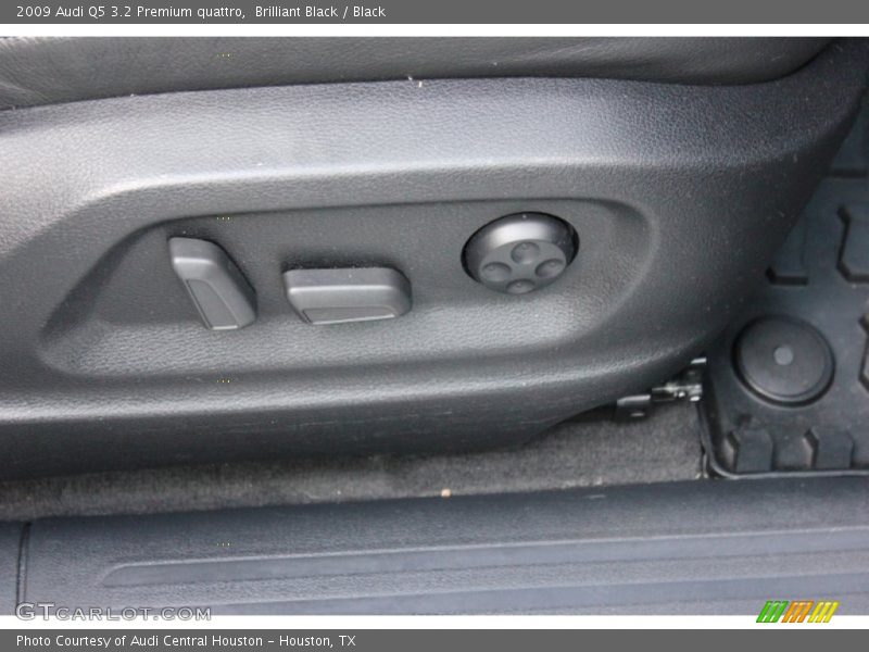 Brilliant Black / Black 2009 Audi Q5 3.2 Premium quattro