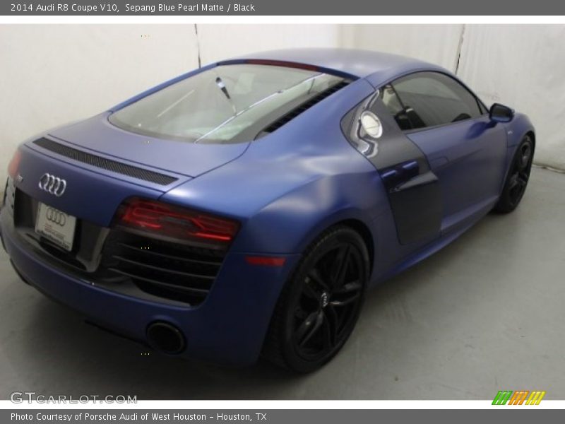 Sepang Blue Pearl Matte / Black 2014 Audi R8 Coupe V10