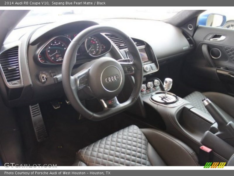  2014 R8 Coupe V10 Black Interior
