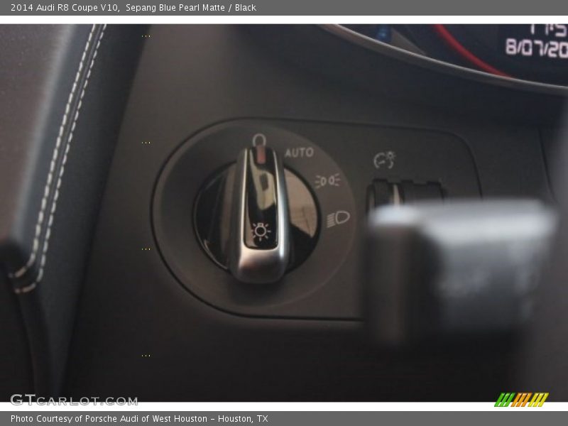 Sepang Blue Pearl Matte / Black 2014 Audi R8 Coupe V10