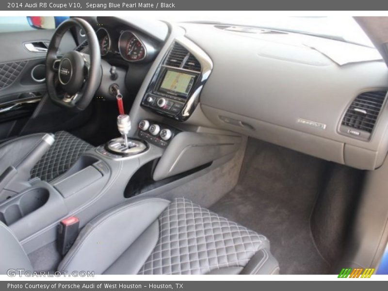  2014 R8 Coupe V10 Black Interior