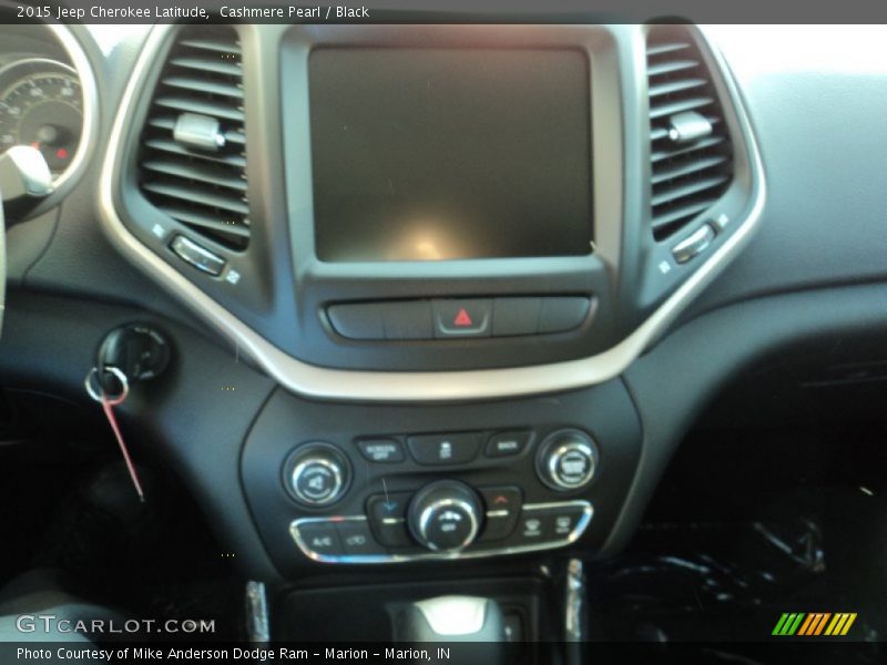 Cashmere Pearl / Black 2015 Jeep Cherokee Latitude
