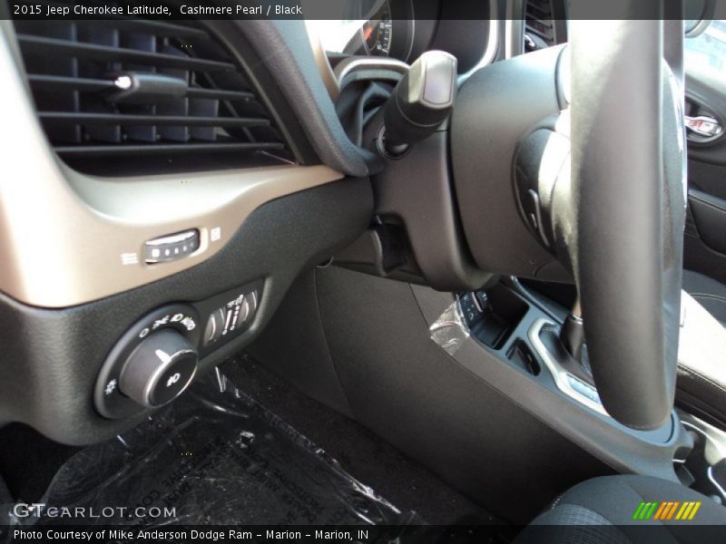 Cashmere Pearl / Black 2015 Jeep Cherokee Latitude