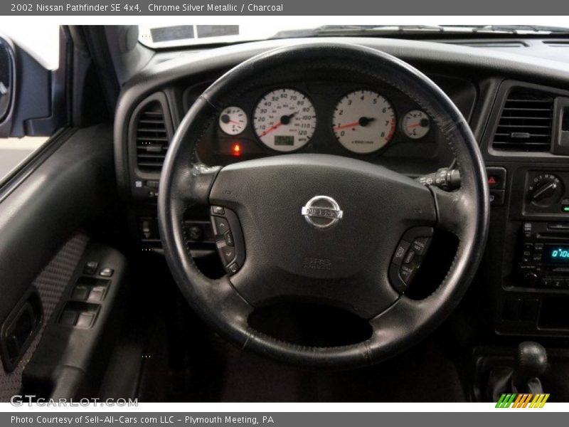Chrome Silver Metallic / Charcoal 2002 Nissan Pathfinder SE 4x4