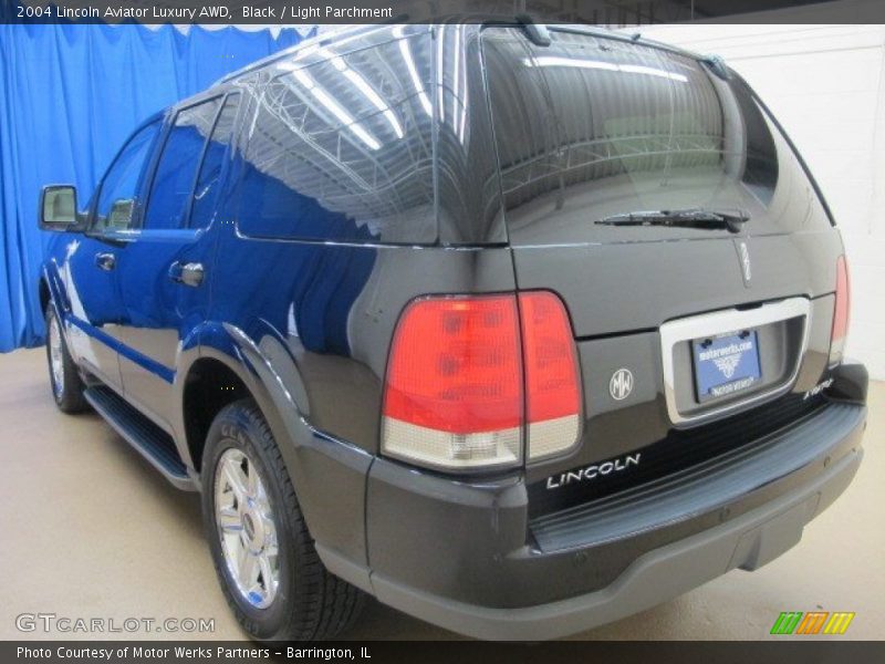 Black / Light Parchment 2004 Lincoln Aviator Luxury AWD