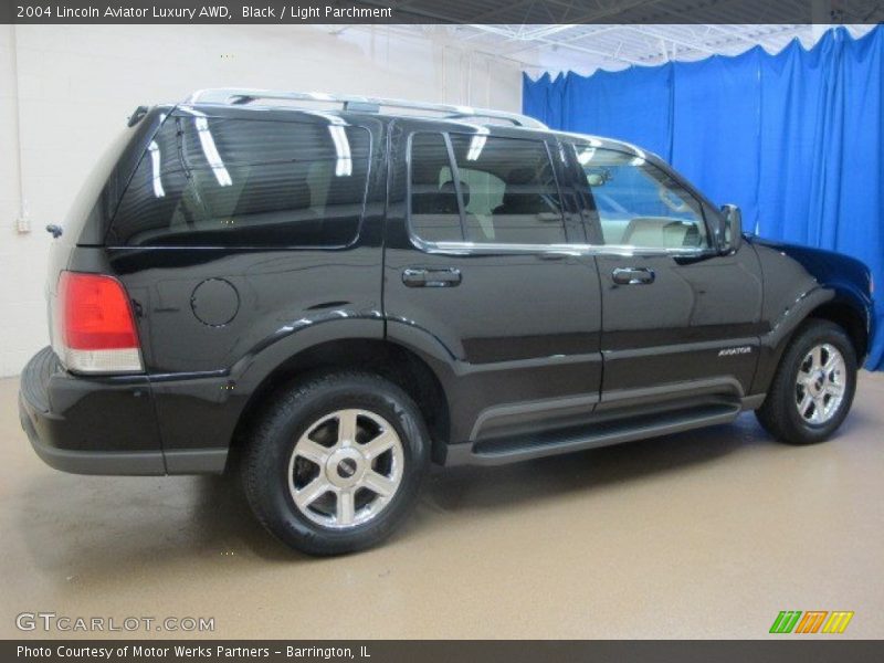 Black / Light Parchment 2004 Lincoln Aviator Luxury AWD